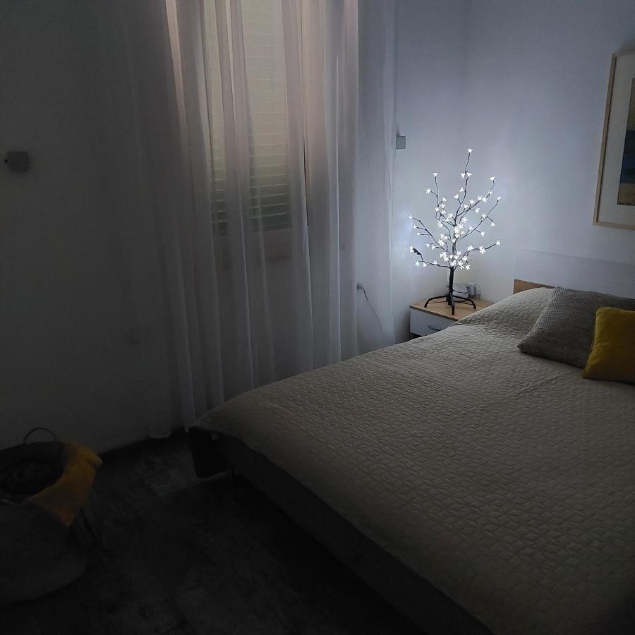 Apartman Olive Supetar Buitenkant foto